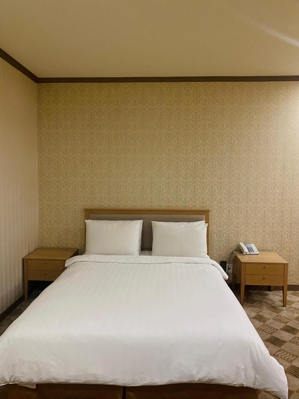 Sunjin Grand Hotel 乌兰巴托 外观 照片