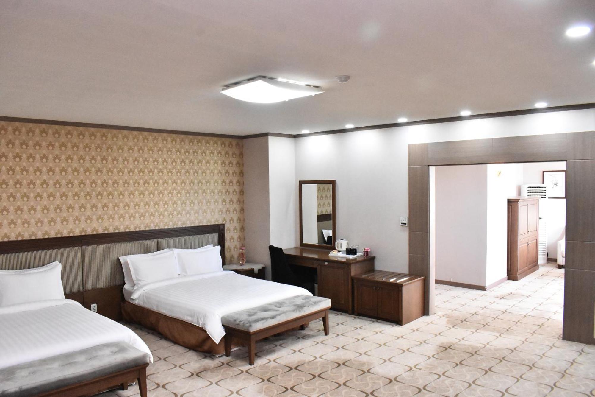 Sunjin Grand Hotel 乌兰巴托 外观 照片